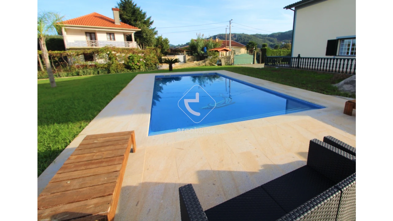 Moradia T5 para Venda em Rebordões (Santa Maria) Foto 80