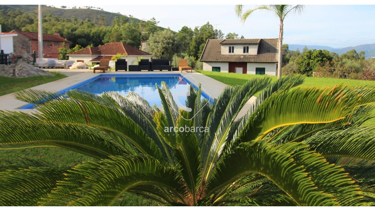 Moradia T5 para Venda em Rebordões (Santa Maria) Foto 5