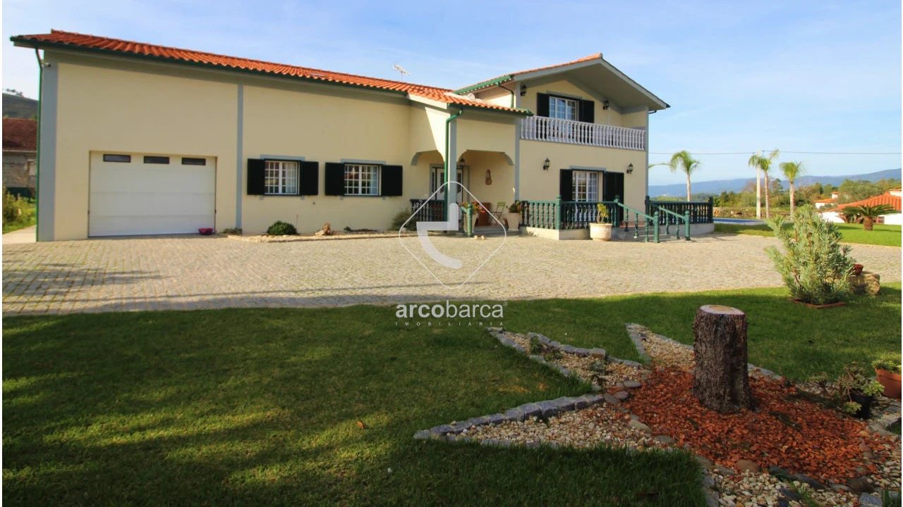 Moradia T5 para Venda em Rebordões (Santa Maria) Foto 15