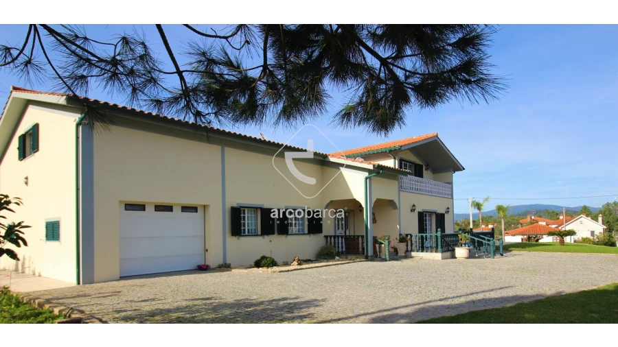 Moradia T5 para Venda em Rebordões (Santa Maria) Foto 14