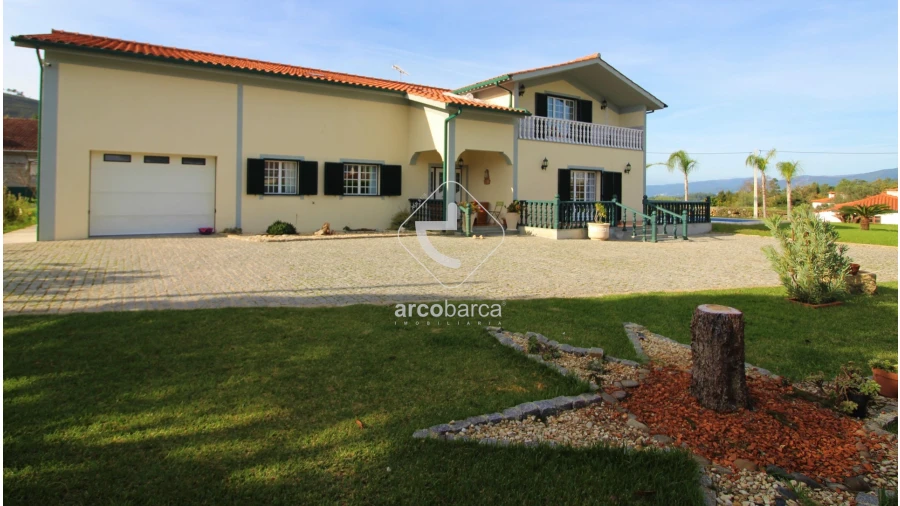 Moradia T5 para Venda em Rebordões (Santa Maria) Foto 15