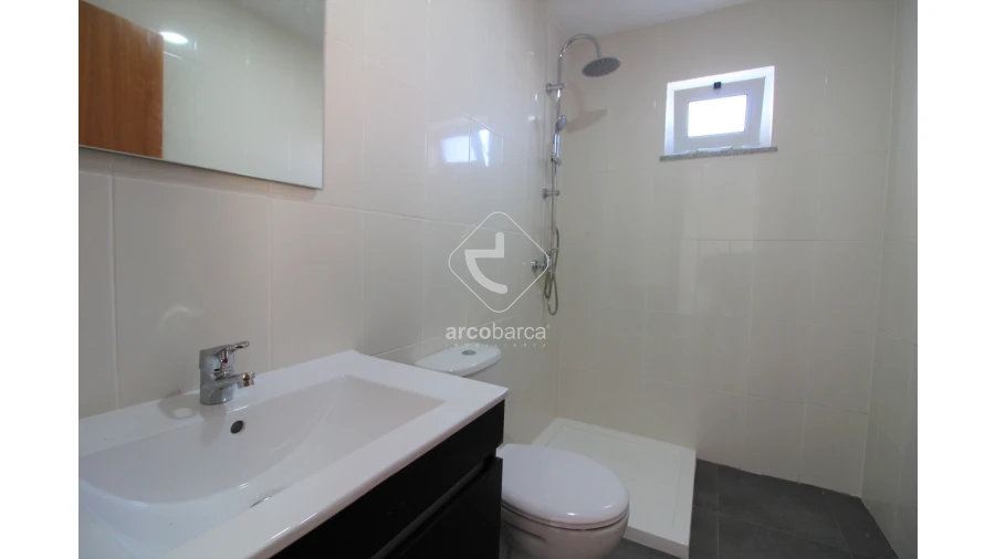 Moradia T5 para Venda em Rebordões (Santa Maria) Foto 74