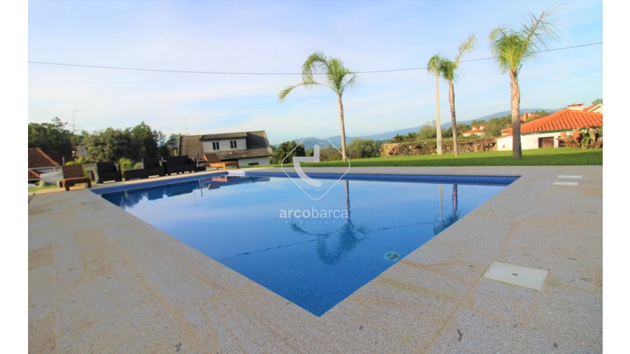 Moradia T5 para Venda em Rebordões (Santa Maria) Foto 83