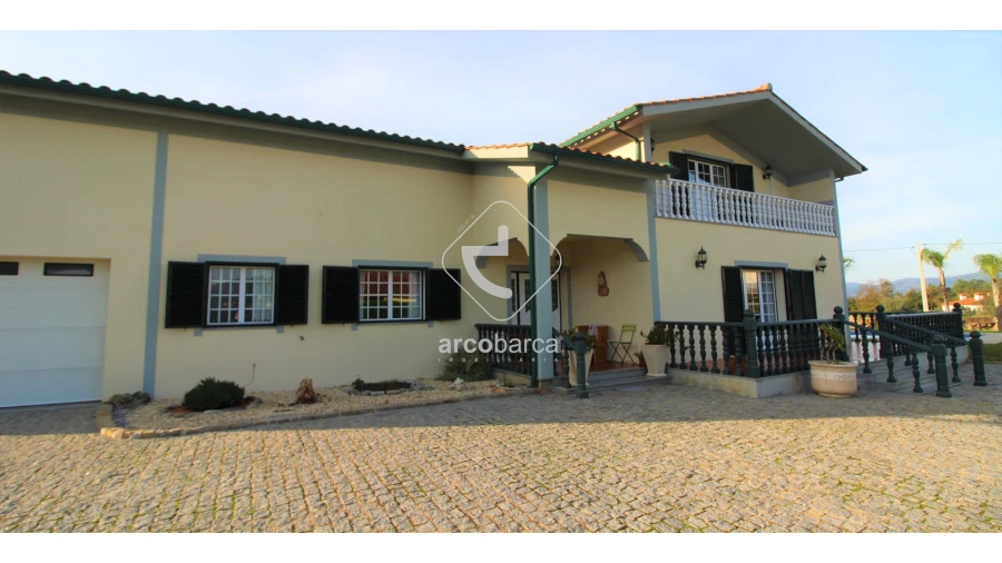 Moradia T5 para Venda em Rebordões (Santa Maria) Foto 90