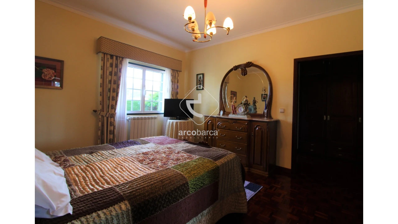 Moradia T5 para Venda em Rebordões (Santa Maria) Foto 49