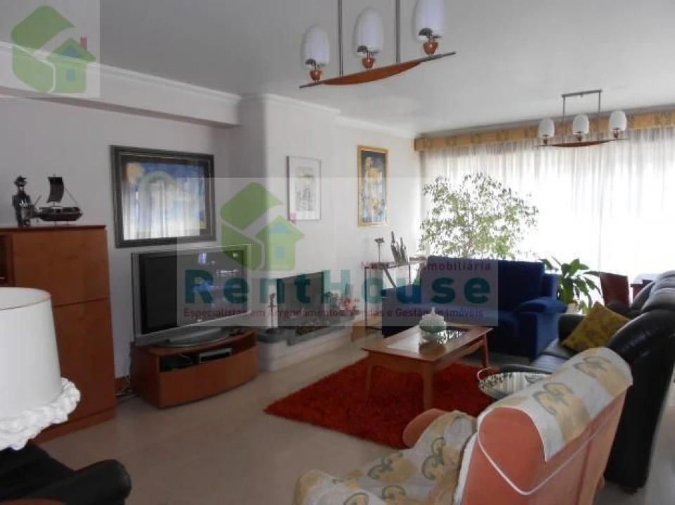 Moradia T5 para Venda em Alhadas Foto 4