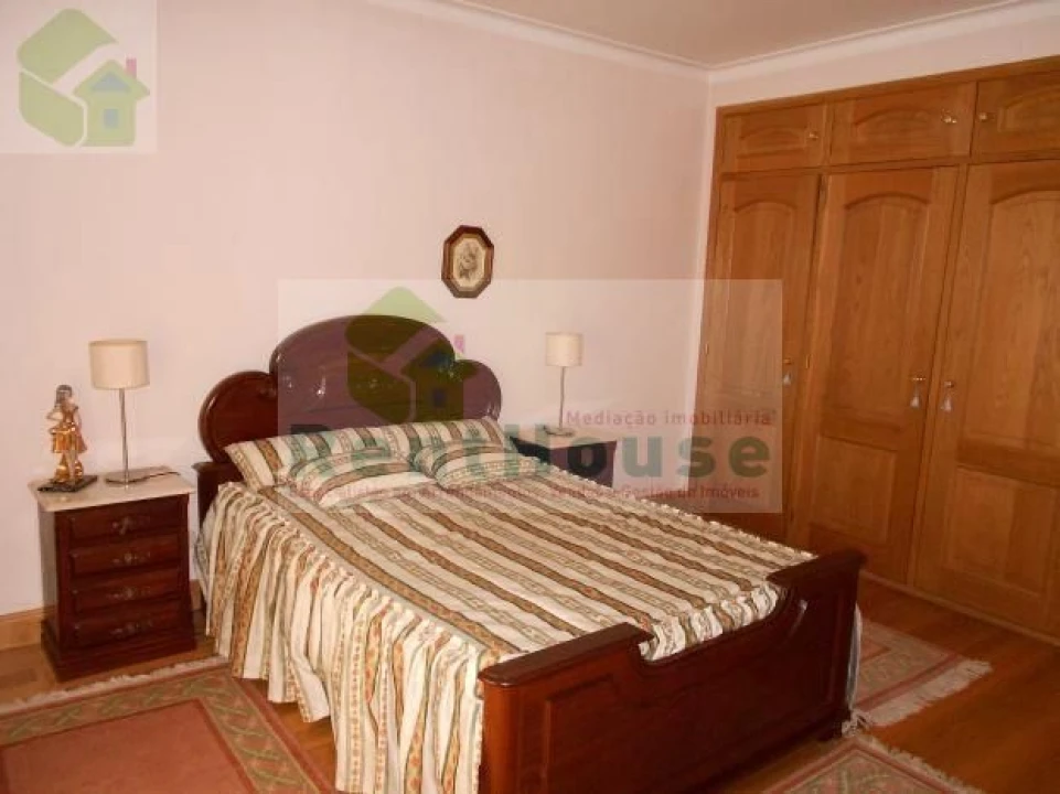 Moradia T5 para Venda em Alhadas Foto 13