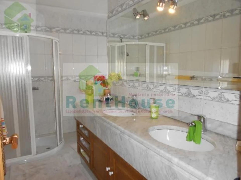 Moradia T5 para Venda em Alhadas Foto 16