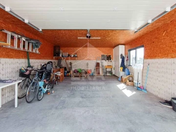 Moradia T4 para Venda em Esgueira