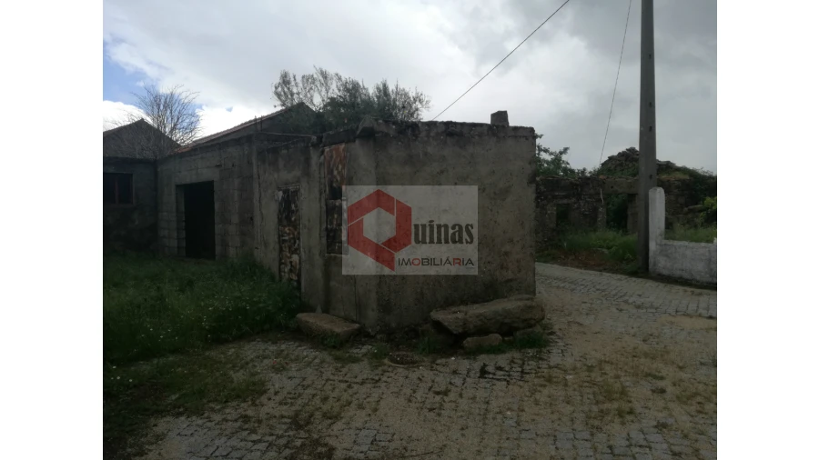 Moradia T2 para Venda em Quadrazais Foto 3