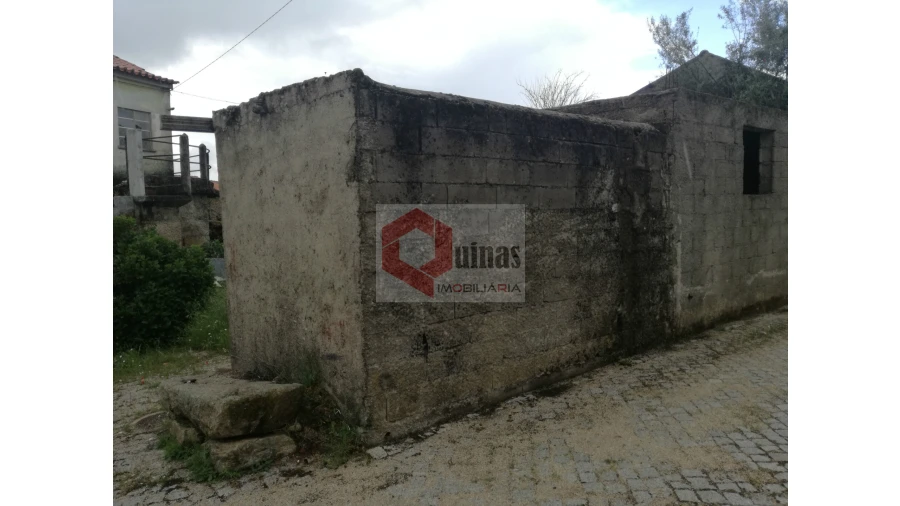 Moradia T2 para Venda em Quadrazais Foto 2