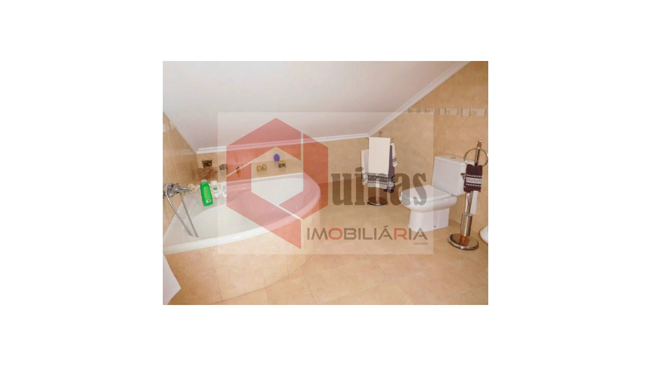 Quinta T3 para Venda em Sabugal e Aldeia de Santo António Foto 42