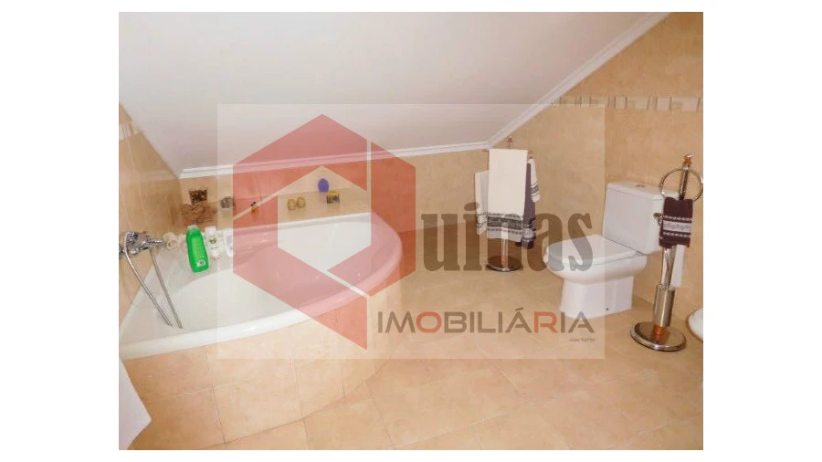 Quinta T3 para Venda em Sabugal e Aldeia de Santo António Foto 42