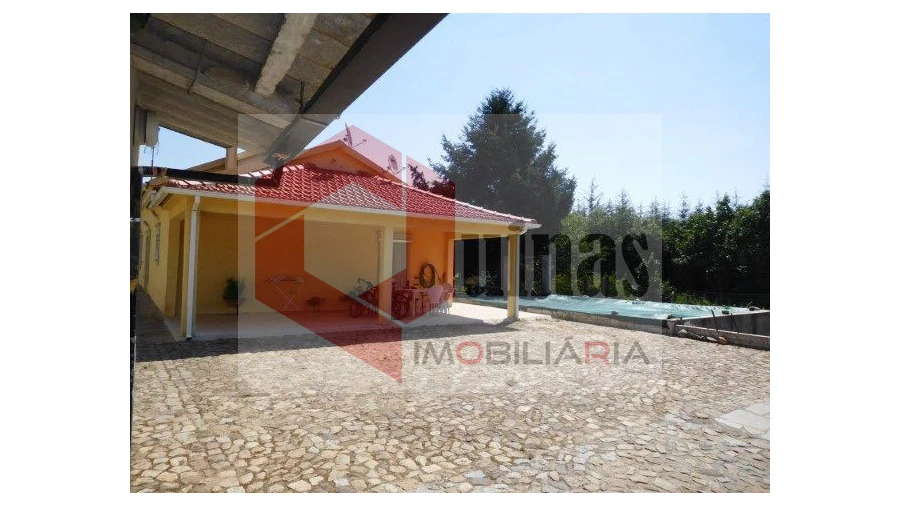 Quinta T3 para Venda em Sabugal e Aldeia de Santo António Foto 1