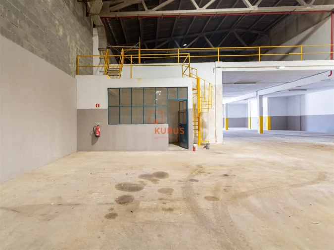 Armazém para Arrendamento em Alcanena e Vila Moreira Foto 3