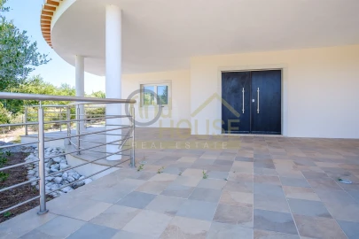 Moradia T4 para Venda em Queluz e Belas