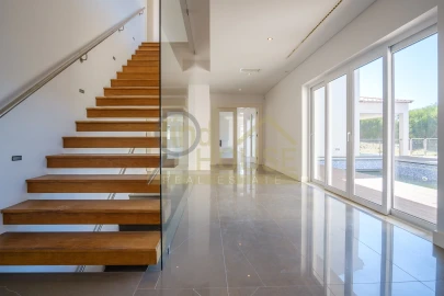 Moradia T4 para Venda em Queluz e Belas