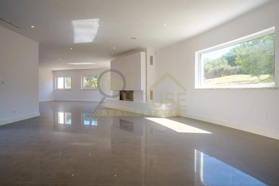 Moradia T4 para Venda em Queluz e Belas Foto 10