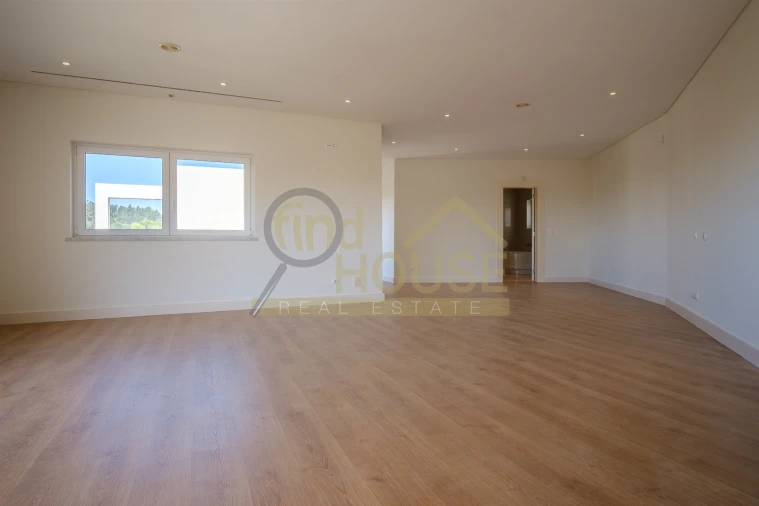 Moradia T4 para Venda em Queluz e Belas Foto 42