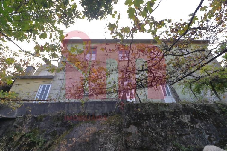 Moradia T5 para Venda em Bairro