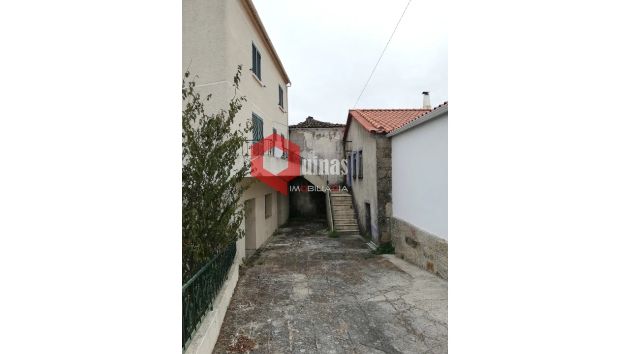 Moradia T3 para Venda em Casteleiro Foto 1