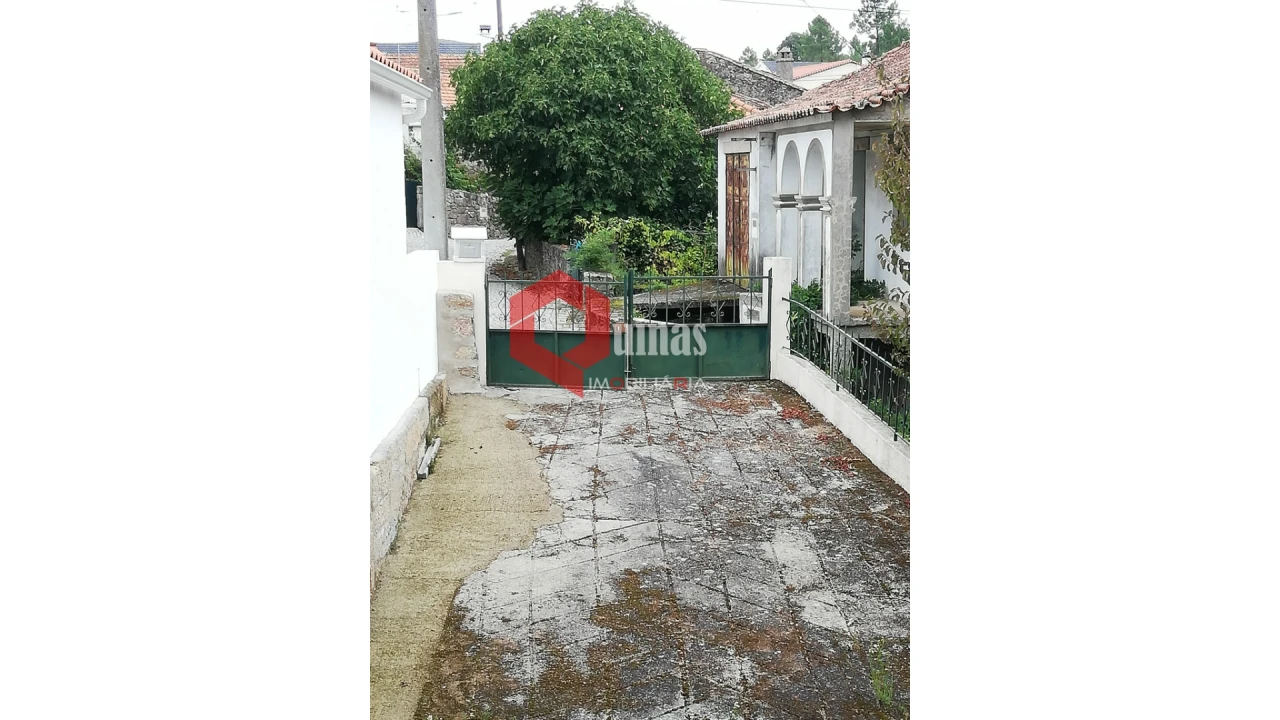 Moradia T3 para Venda em Casteleiro Foto 33