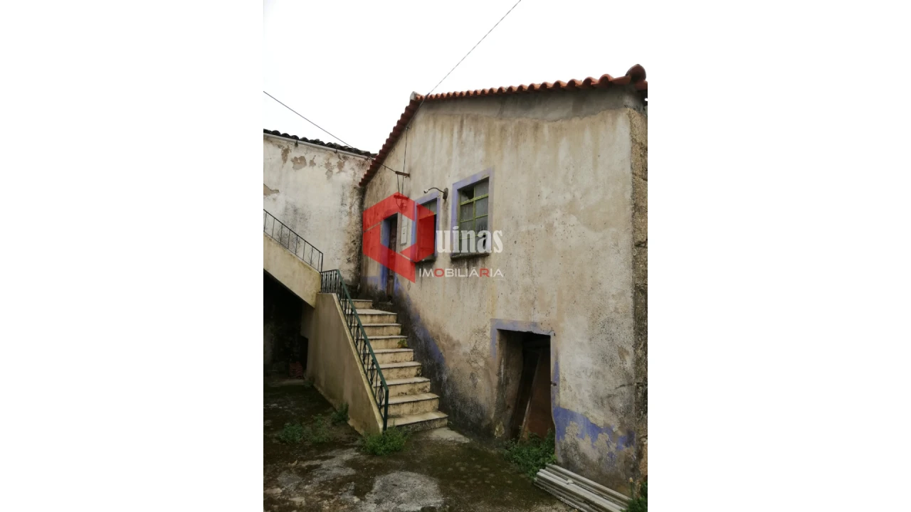 Moradia T3 para Venda em Casteleiro Foto 2