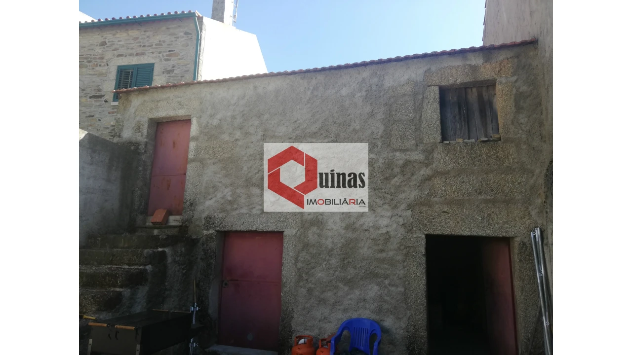 Moradia T0 para Venda em Santo Estêvão e Moita Foto 1