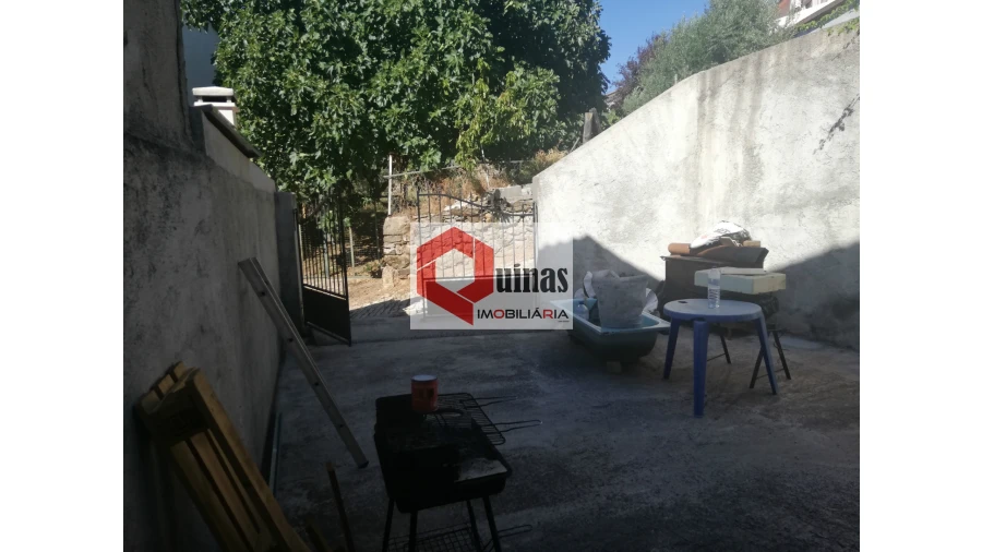 Moradia T0 para Venda em Santo Estêvão e Moita Foto 3