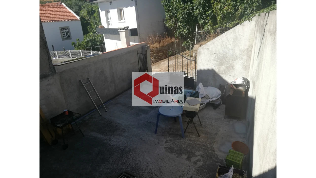 Moradia T0 para Venda em Santo Estêvão e Moita Foto 2