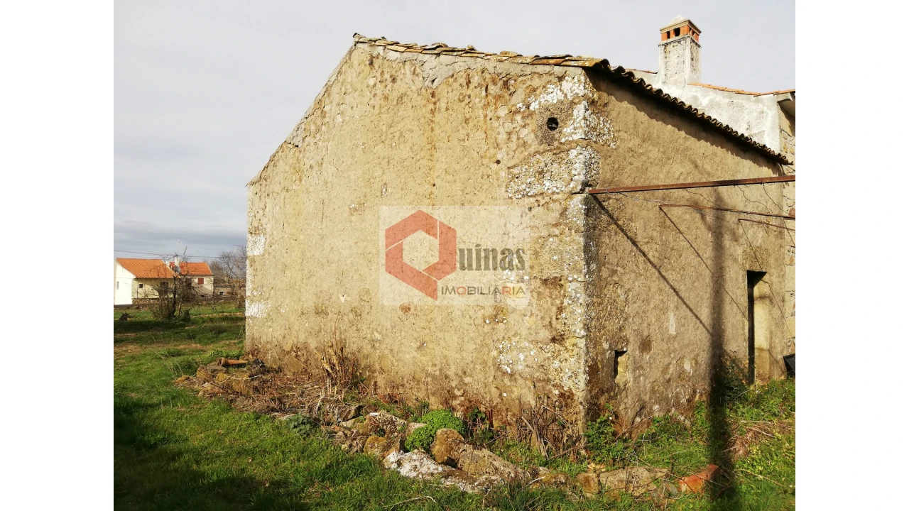 Moradia T0 para Venda em Sabugal e Aldeia de Santo António Foto 7