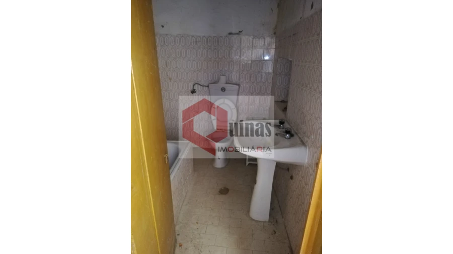 Moradia T0 para Venda em Sabugal e Aldeia de Santo António Foto 18