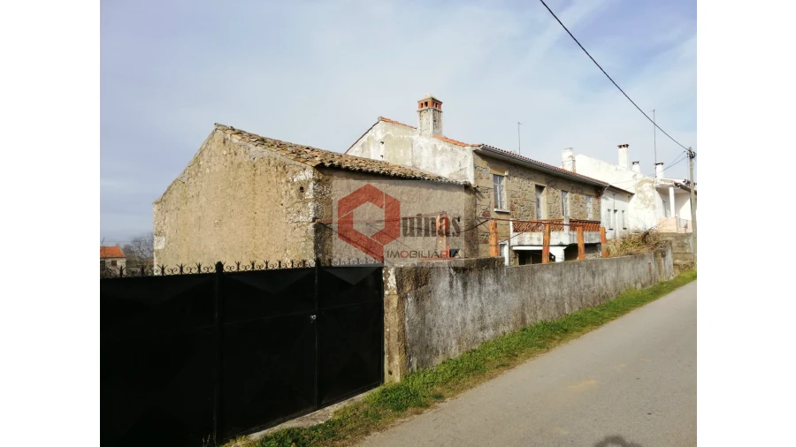 Moradia T0 para Venda em Sabugal e Aldeia de Santo António Foto 5