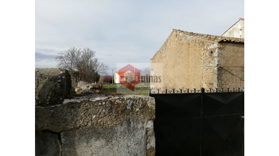 Moradia T0 para Venda em Sabugal e Aldeia de Santo António Foto 6