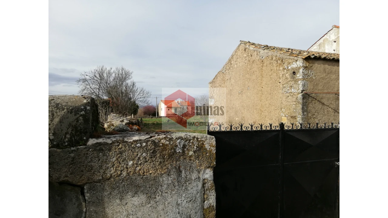 Moradia T0 para Venda em Sabugal e Aldeia de Santo António Foto 6