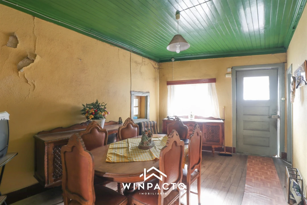 Moradia T4 para Venda em Nelas Foto 3