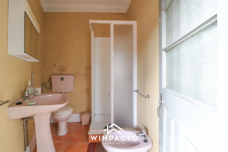 Moradia T4 para Venda em Nelas Foto 9