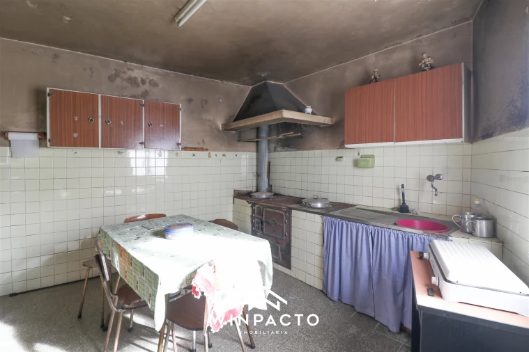 Moradia T4 para Venda em Nelas Foto 12