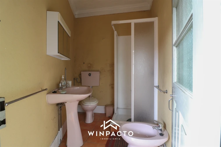 Moradia T4 para Venda em Nelas Foto 8