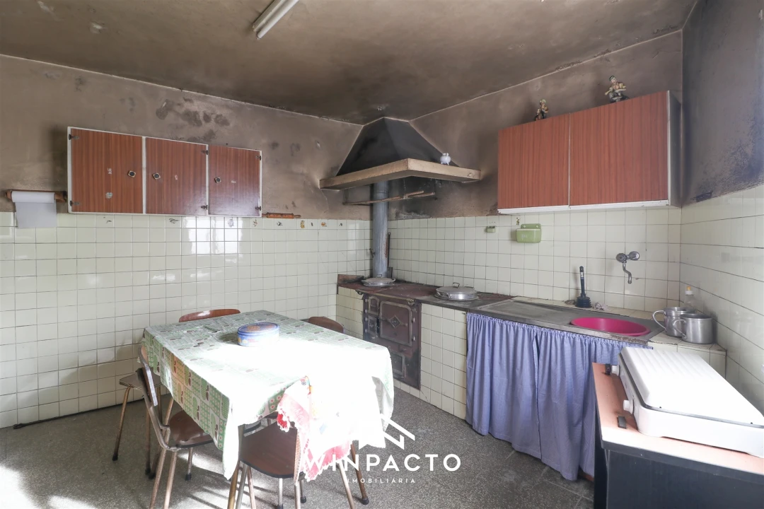 Moradia T4 para Venda em Nelas Foto 12