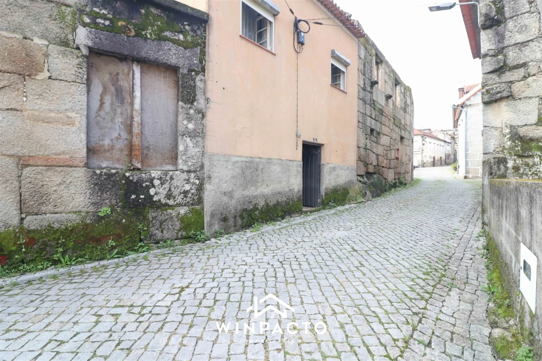 Moradia T4 para Venda em Nelas Foto 38