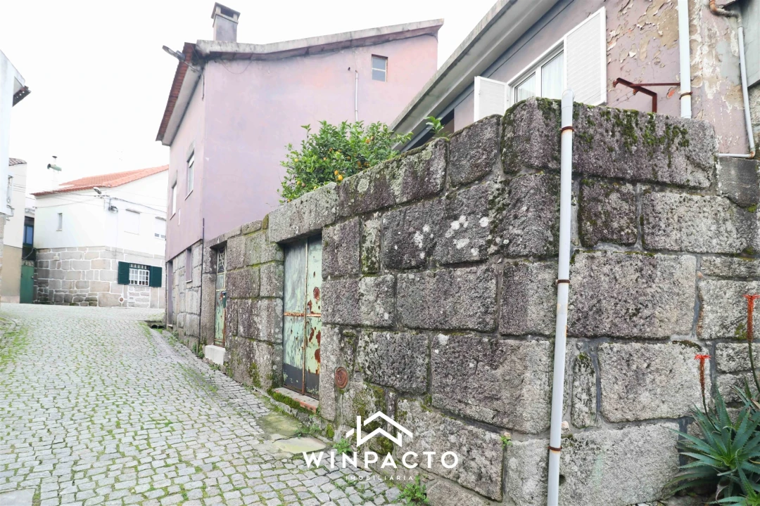 Moradia T4 para Venda em Nelas Foto 1