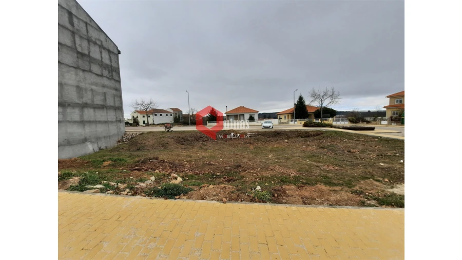 Terreno para Venda em Sabugal e Aldeia de Santo António Foto 6