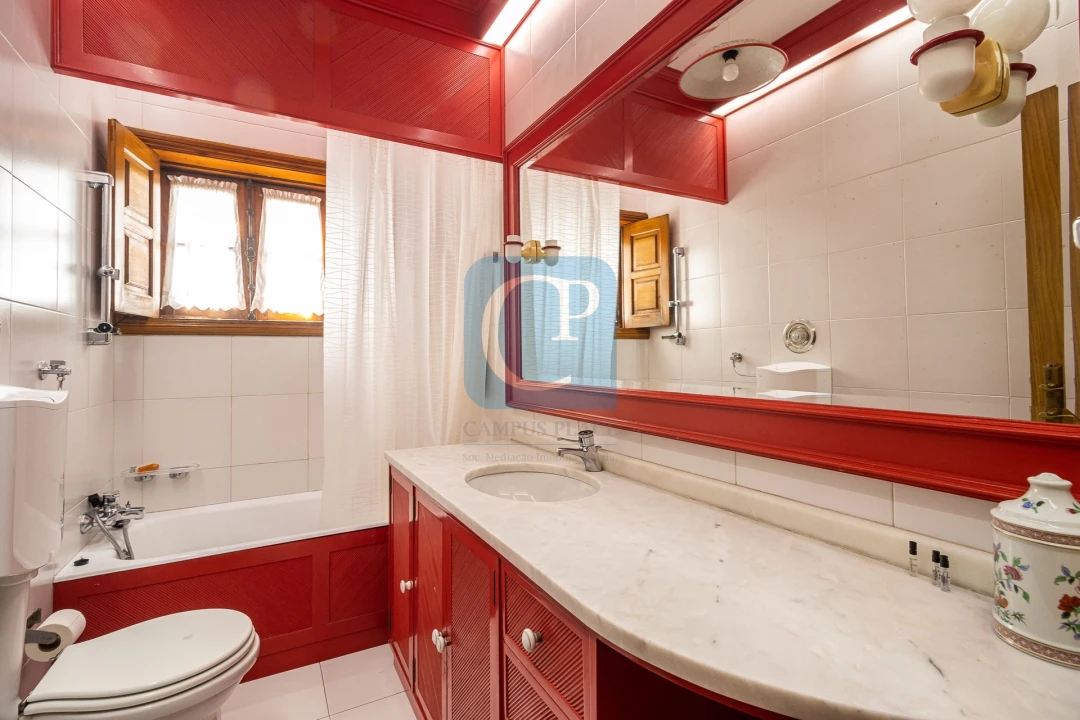 Moradia T6 para Venda em Arcozelo Foto 28