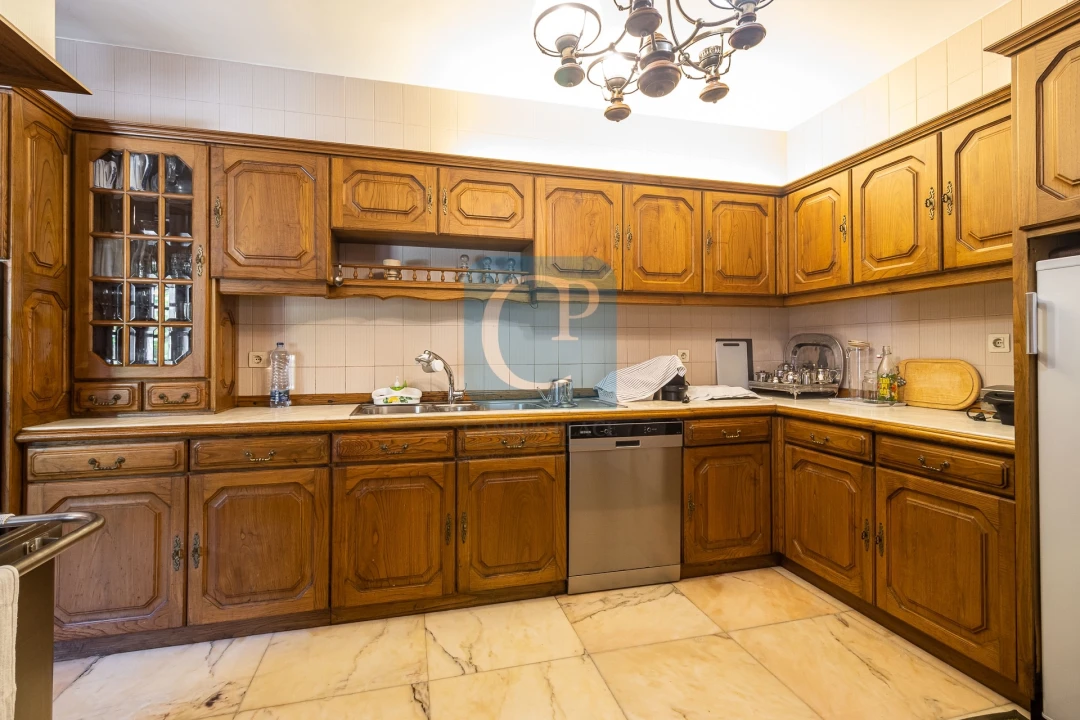 Moradia T6 para Venda em Arcozelo Foto 4