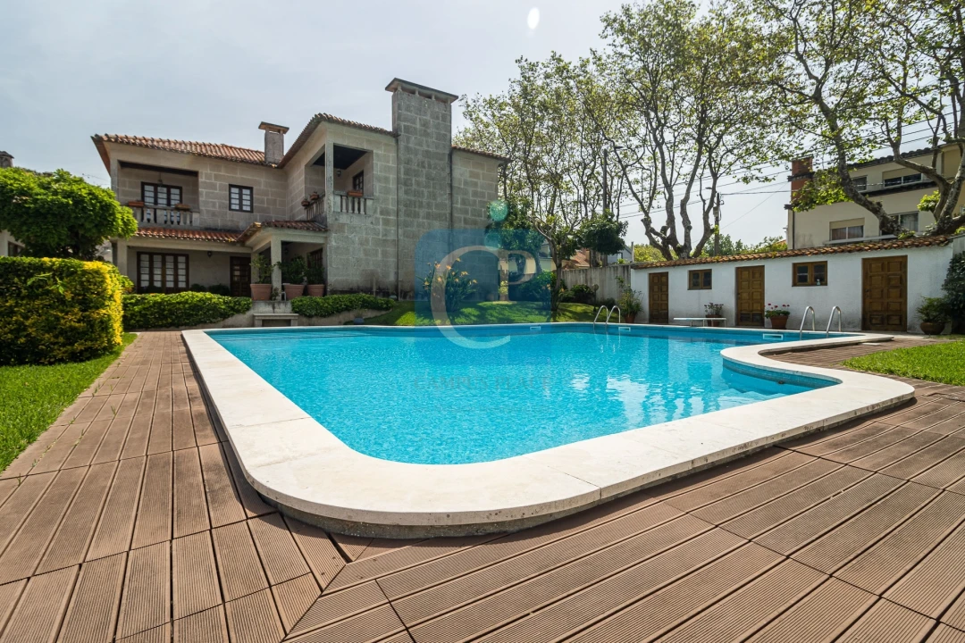 Moradia T6 para Venda em Arcozelo Foto 46