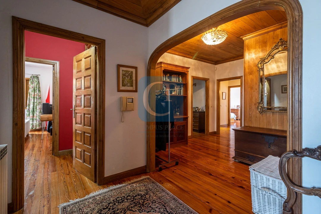 Moradia T6 para Venda em Arcozelo Foto 15