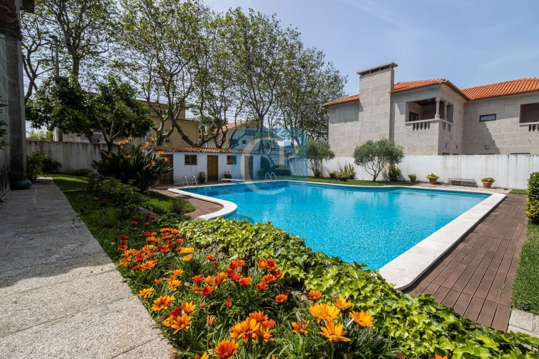 Moradia T6 para Venda em Arcozelo Foto 41