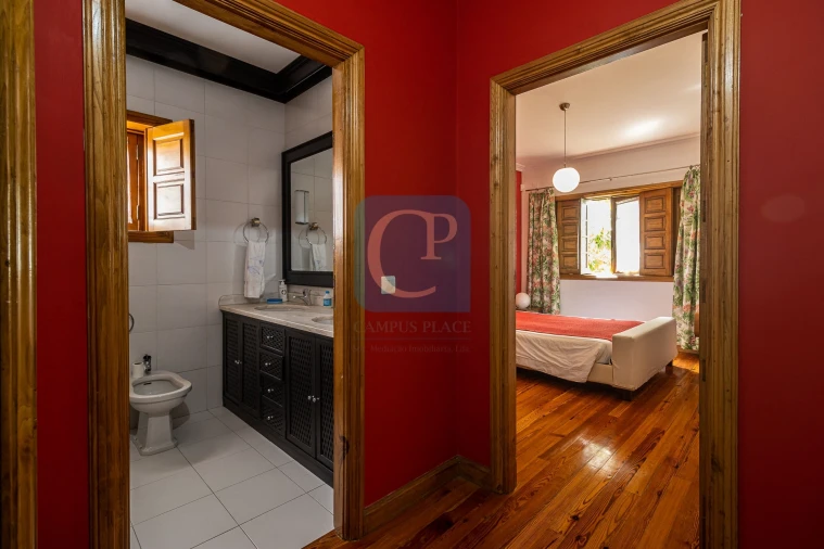 Moradia T6 para Venda em Arcozelo Foto 16