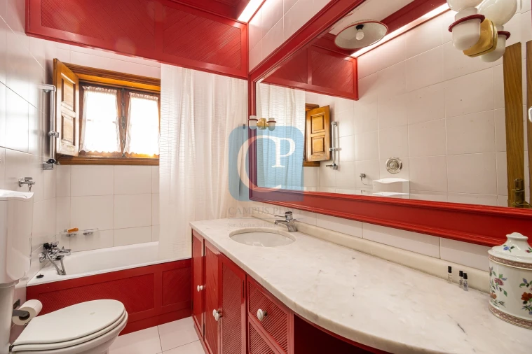 Moradia T6 para Venda em Arcozelo Foto 28